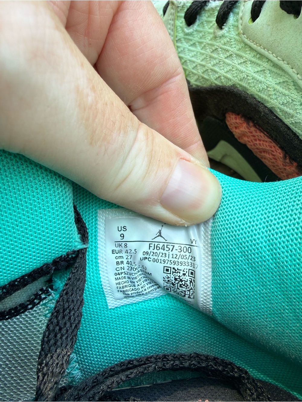 Nike Tatum 2 'Vortex' Edition Jordans - Picture 5 of 11